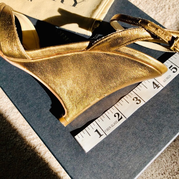 💯Authentic Burberry wedge sandals - Picture 5 of 8